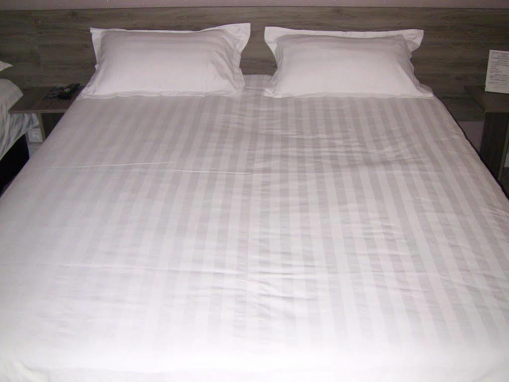 Hotel Du Cygne Tours Hotel Tours